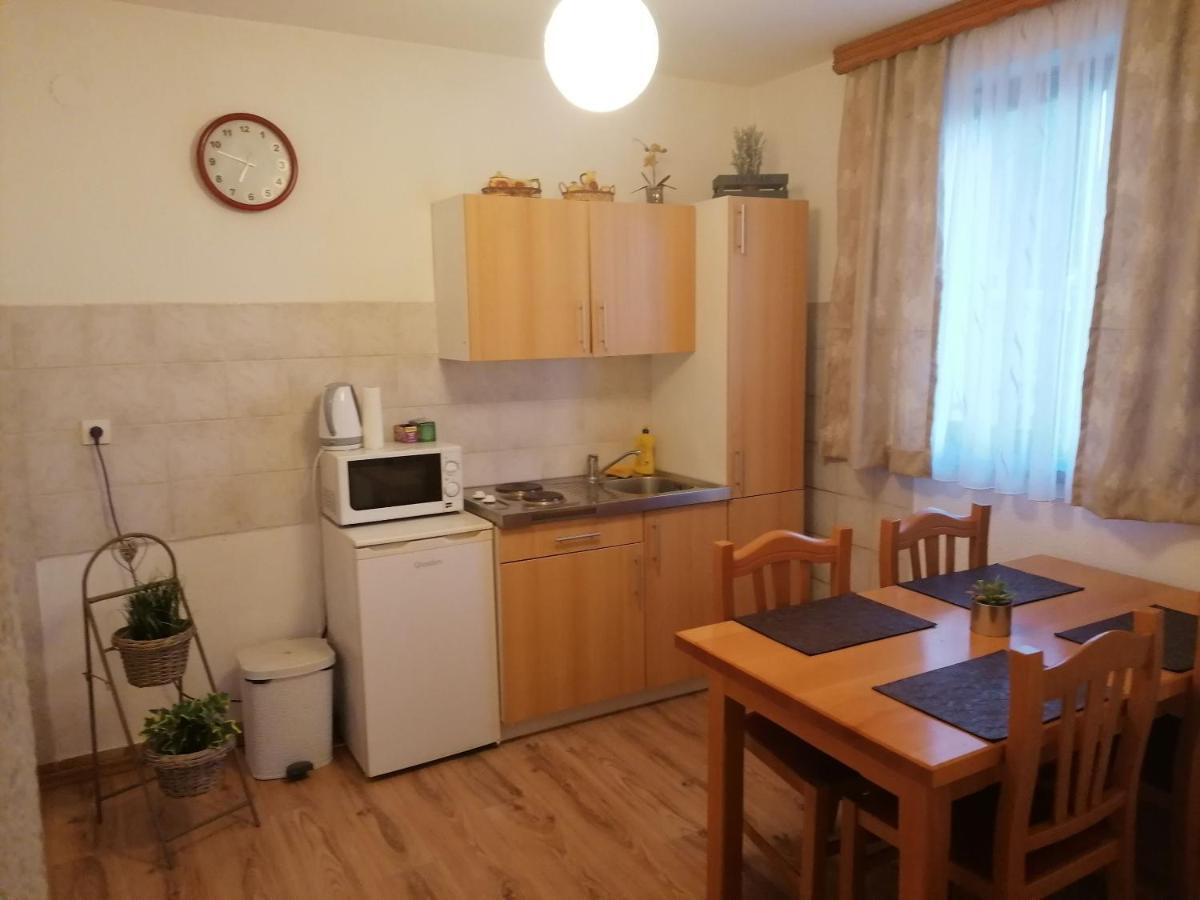 Apartment And Rooms Nevenka Poljanak Exterior foto